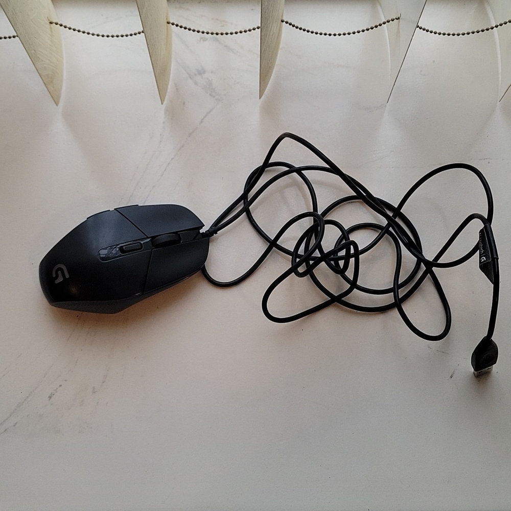 Logitech G302 mouse
